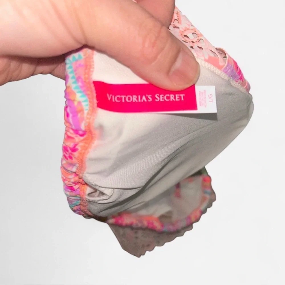 Victorias Secret vibrant bikini